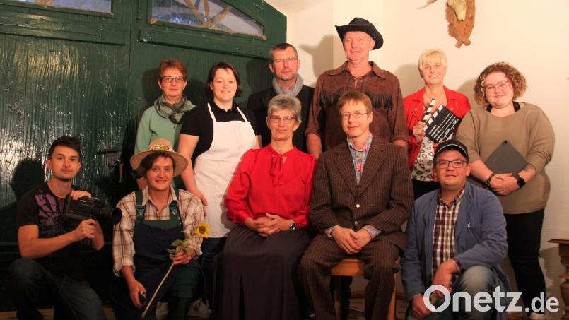 Zwei unterhaltsame Stunden bereitet die Theatergruppe mit ihrer Aufführung im &quot;Spaßettl&quot;. Bild: exb/Prögler