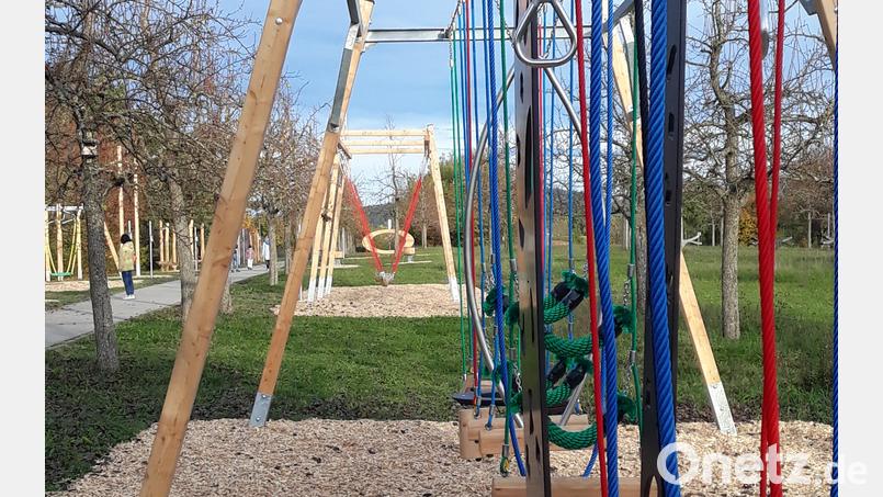 Der Motorik-Park im Kurpark Sibyllenbad ist jetzt noch einmal in Richtung MInigolf-Anlage erweitert worden. Die Abnahme durch den TÜV soll im Laufe des Novembers folgen. Bild: pz