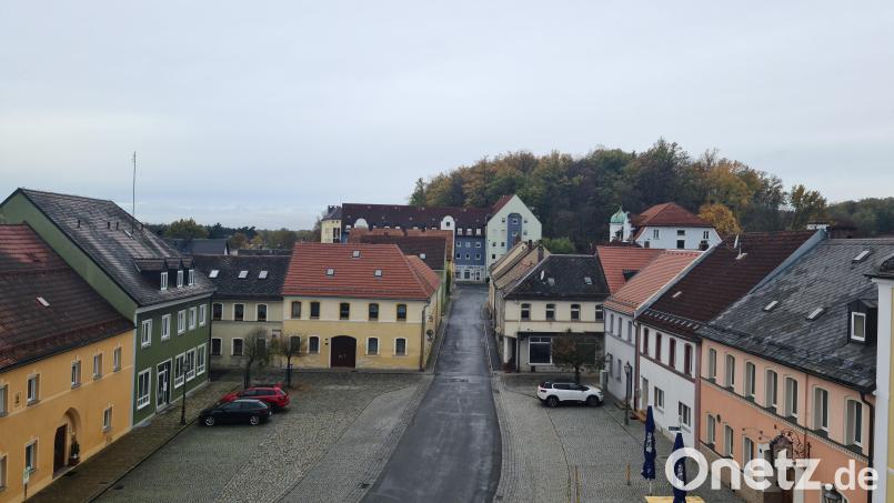 Der Bedarf für neue Energiequellen ermöglicht vielleicht auch bald die Errichtung von Photovoltaikanlagen in der Altstadt. Bild: sne
