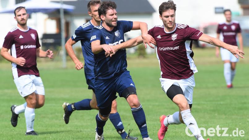 Zwei Teams, zwei Formkurven: Während der SV Kulmain (links Christoph Dumler) zuletzt drei Niederlagen in Serie kassierte, sind die DJK Weiden und Philipp Ertl seit sieben Partien ungeschlagen. Der SVK gastiert am Wochenende bei der SpVgg Schirmitz, die DJK beim FC Vorbach. Archivbild: G. Büttner