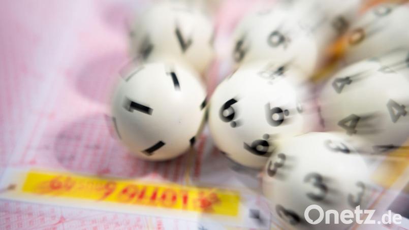Eine Spielgemeinschaft aus Oberfranken hat mehr als 21 Millionen Euro im Lotto gewonnen. Symbolbild: Tom Weller/dpa/Symbolbild