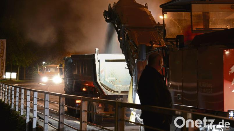 Straßenaufbruch aus früheren Jahren ist oft noch mit Teer belastet. Fraunhofer in Sulzbach-Rosenberg hat nun ein Verfahren entwickelt, mit dem diese belasteten Materialien unschädlich gemacht und einer Wiederverwendung zugeführt werden können. Archivbild: Petra Hartl
