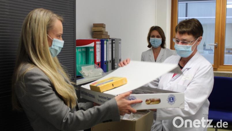 Schon im vergangenen Jahr wurden die Krapfen vielerorts gern angenommen: So zum Beispiel im Klinikum Weiden. Archivbild: Eva-Maria Rauch/Kliniken Nordoberpfalz