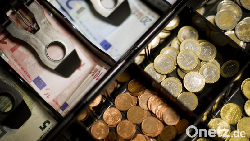 Nur 30 wollten eine 22- und eine 14-Jährige im Vilstal bezahlen. Doch ihr Einkauf war in Wirklichkeit über 250 Euro wert. Symbolbild: Daniel Reinhardt