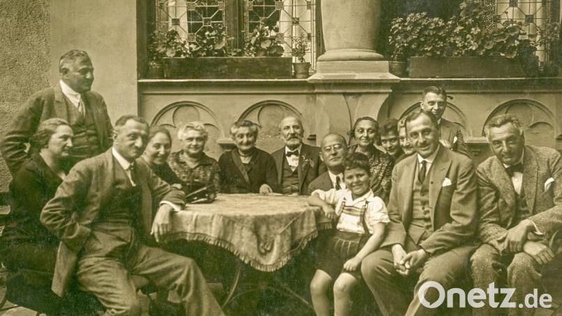 Familie Kupfer. Rechts Otto Kupfer, dessen Enkel Peter jetzt die Verlegung des Stolpersteins angestoßen hat. Bild: Stadtarchiv Weiden