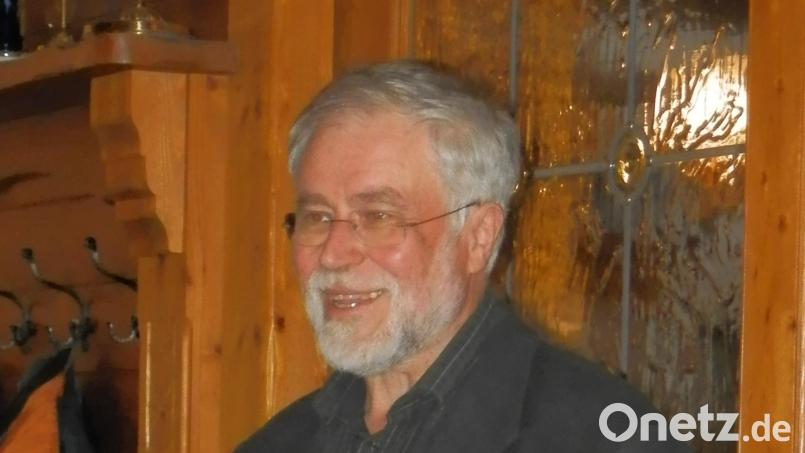 Pfarrer Hans Prechtl appellierte daran, das Leben gelassener anzugehen. Bild: nia