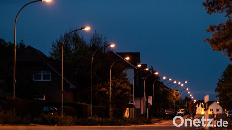 In Neumarkt geht bald das Licht aus. Die Oberpfälzer Stadt will die Straßenbeleuchtung zwischen Mitternacht und 5 Uhr abschalten. Symbolbild: Swen Pförtner