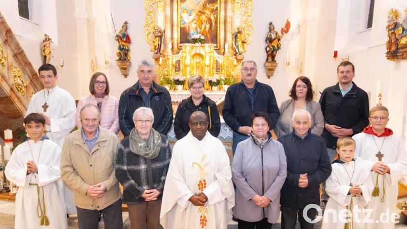 Sieben Paare aus Großkonreuth und Griesbach feierten den 25., 30., 40. oder 50. Jahrestag ihrer Eheschließung. Bild: Fotostudio Hummer