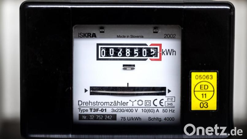 Bei einem Verbrauch von 3500 Kilowattstunden kostet der Strom in Amberg ab 1. Januar 2023 rund 700 Euro mehr. Symbolbild: Sina Schuldt/dpa
