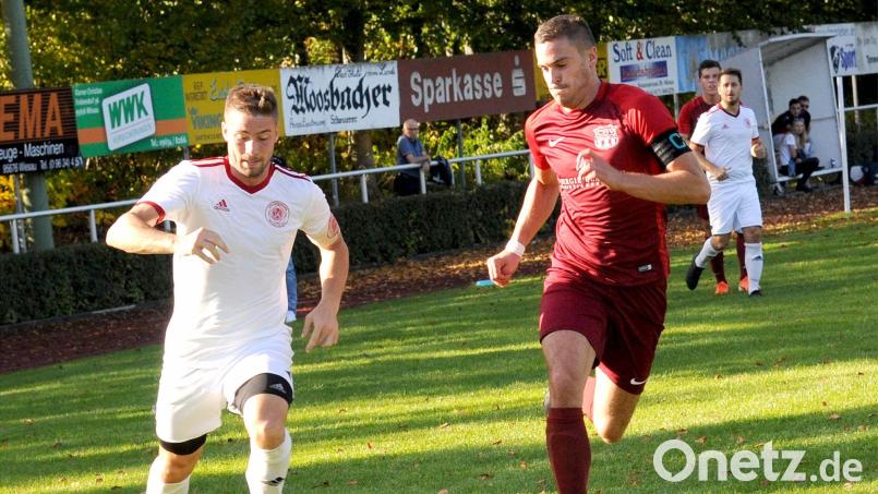 Benjamin Lauton (links) ist nicht länger Trainer des Stiftländer Fußball-Kreisligisten SpVgg Wiesau. Archivbild: hho
