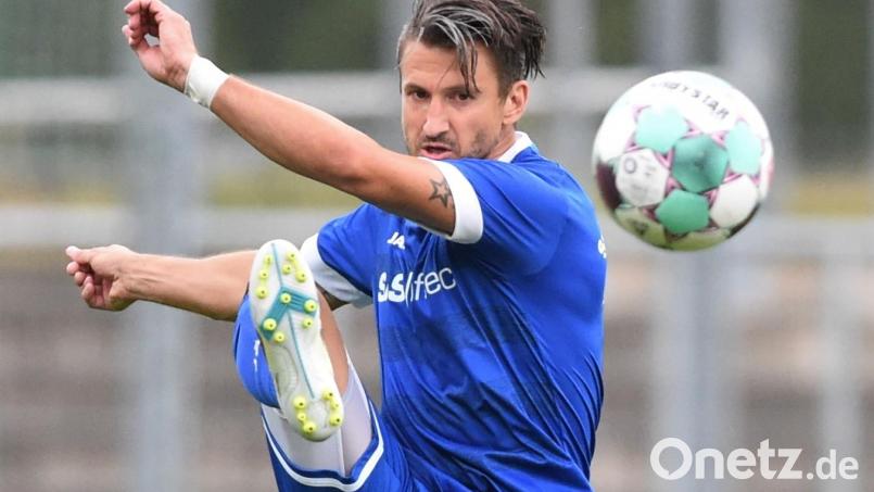 Michael Riester hofft auf eine starke Leistung seiner Elf gegen den SC Luhe-Wildenau. Bild: Büttner, Gerhard