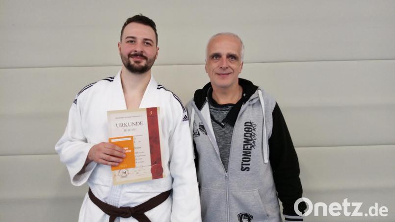 Florian Hofmann (links) mit Trainer Markus Grohmann. Bild: soj