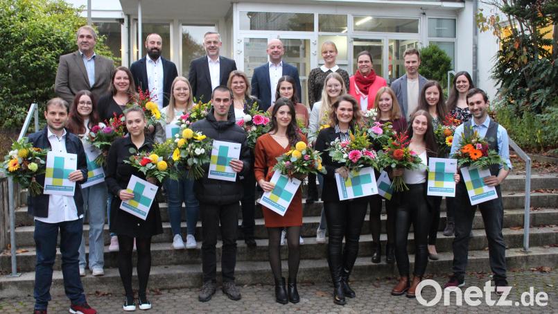 20 Absolventen der Kliniken Nordoberpfalz bekommen den Staatspreis für ihre Leistungen. Bild: Kliniken Nordoberpfalz, Michael Reindl/exb