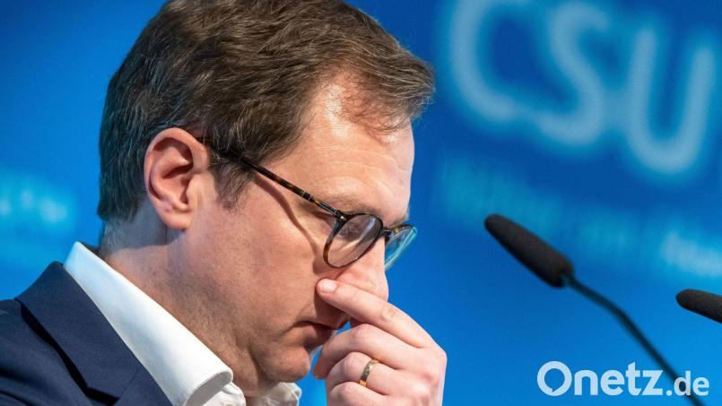 Künftig ohne Doktortitel: CSU-Generalsekretär Martin Huber. Bild: Peter Kneffel/dpa