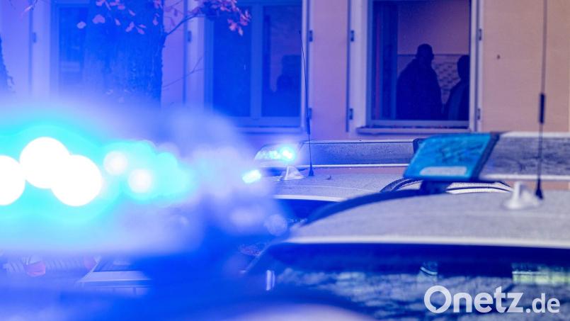 Gegen den Vater wird nun wegen Bedrohung und Beleidigung ermittelt. Symbolbild: Armin Weigel/dpa