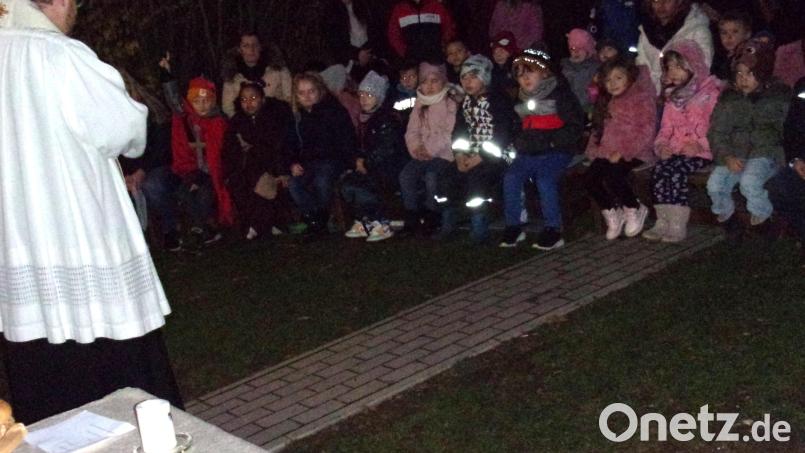 Viel Spaß haben die Kinder bei der Martinsfeier im Kindergarten St. Josef in Hütten. Bild: myd