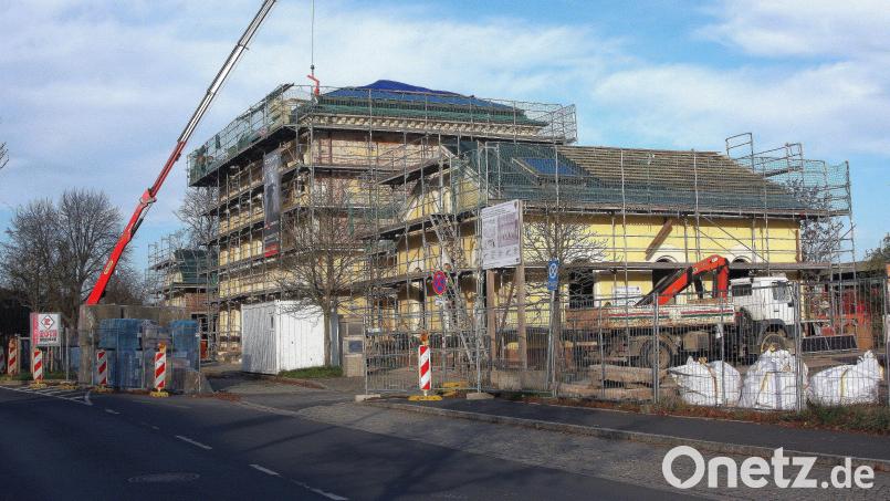 Ein Großteil der Stabi-Hilfen soll in den Umbau des Wiesauer Bahnhofs zum Kulturbahnhof fließen. Die Arbeiten laufen auf vollen Touren. Spätestens 2024 soll Eröffnung gefeiert werden. Bild: Werner Robl
