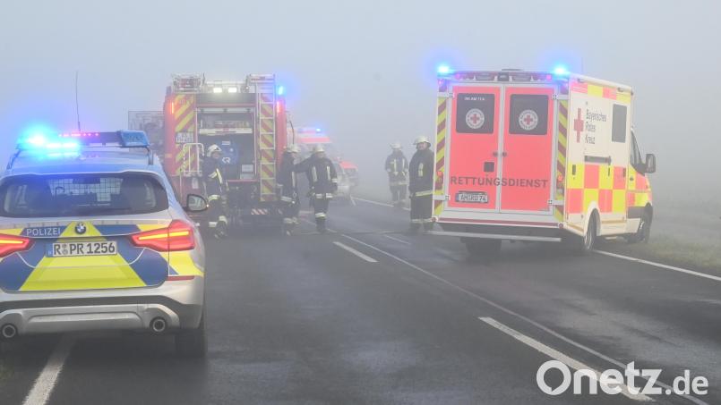 In der Nähe von Hahnbach ereignete sich am Montagmorgen im Nebel ein Verkehrsunfall. Bild: gf