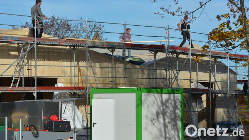 Die ersten Gebäudeteile des neuen Kinderhauses „Purzelbaum“ auf dem Gelände bei der Lebenshilfe stehen seit kurzem. Bild: jr