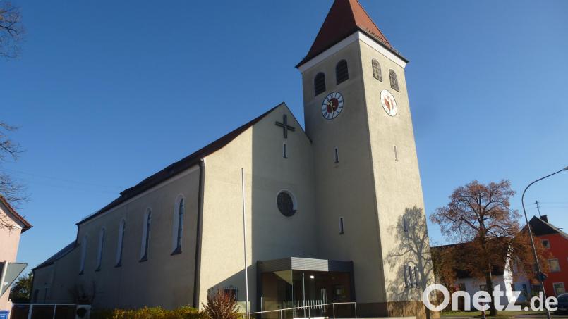 Vor 88 Jahren weihte Bischof Dr. Michael Buchberger die Pfarrkirche St. Martin. Bild: bk
