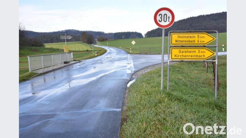 Die Reinbachbrücke bei Kirchenreinbach bei Etzelwang (nach rechts) soll abgerissen und durch eine neue ersetzt werden. Bild: Stephan Huber