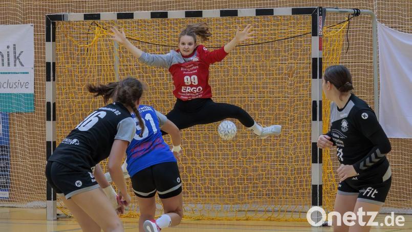 Torfrau Marie Fichtinger ist ein starker Rückhalt der Oberviechtacher Damen. Bild: gud