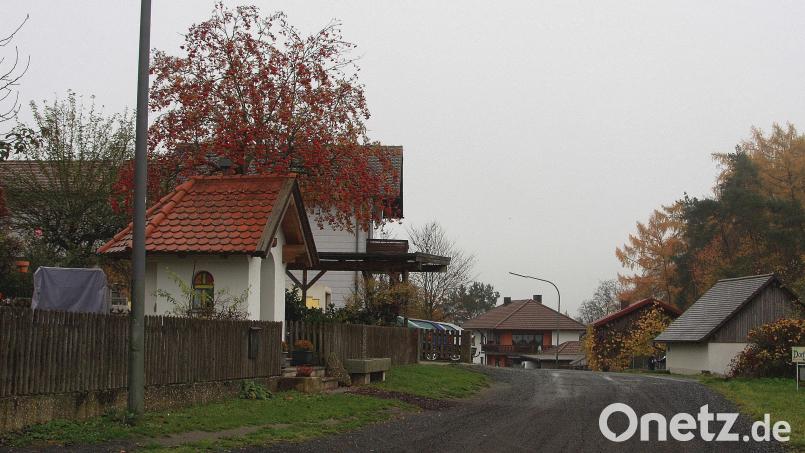 Ausschlaggebend für die Gewährung eines Zuschusses aus dem Europäischen Landwirtschaftsfonds für die Entwicklung des ländlichen Raums (ELER) für die Dorferneuerung in Triebendorf war die Aufnahme des östlichen Fahrbahn-Seitenastes in das Projekt. Bild: wro
