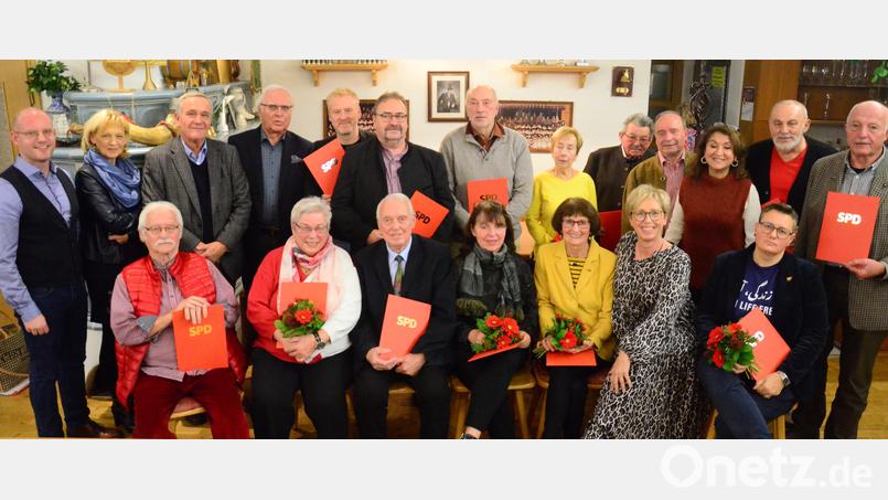 Die Weidener SPD ehrt langjährige Mitglieder. Bild: Kunz
