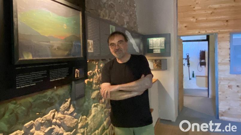 Franz Grundler erhält den Nabburger Kulturpreis. Das Bild wurde in der Ausstellung &quot;Spatland&quot;, die im Juli und August etwa 160 Besucher gesehen haben, in der Remise aufgenommen... Archivbild: cv