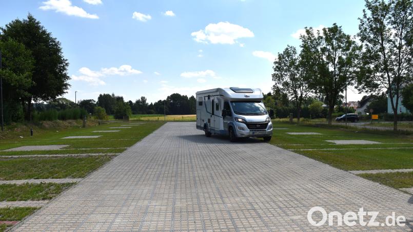 Seit der Eröffnung Ende Juli kamen insgesamt 244 Camper auf dem Wohnmobilstellplatz am Fischhofpark. Die Hälfte der Gäste kam aus Bayern. Insgesamt waren Besucher aus allen Bundesländern und auch Nachbarländern vertreten, freut sich Karin Barth, Leiterin der Tourist-Info. Archivbild: ubb