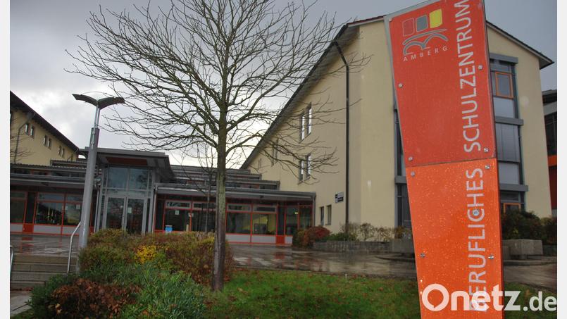 Die Ausgaben für das Berufliche Schulzentrum in Amberg (Bild) und Sulzbach-Rosenberg steigen im Jahr 2023 stark an. Bild: gsp