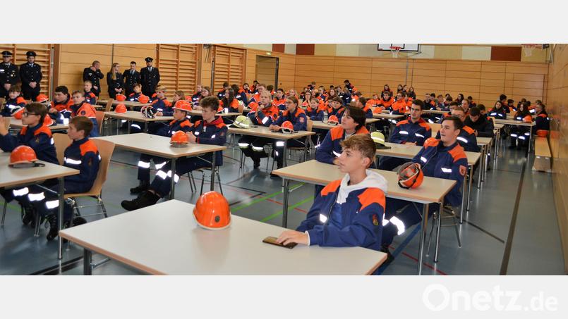 Gespannt warten 91 Jugendliche auf ihr Abschneiden beim Wissenstest in der Pirker Turnhalle. Bild: kki