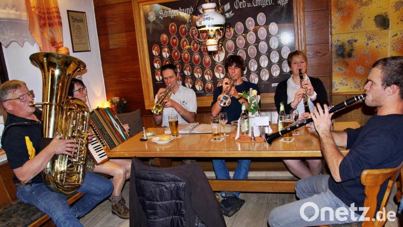 Die Musiker spielten nicht nur in ihrer Stammbesetzung, sondern auch unkompliziert mit anderen Gruppen. Bild: ds