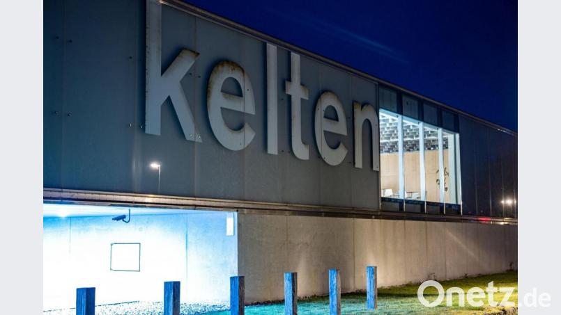 Das Kelten-Römer-Museum im Abendlicht. Bild: Armin Weigel/dpa