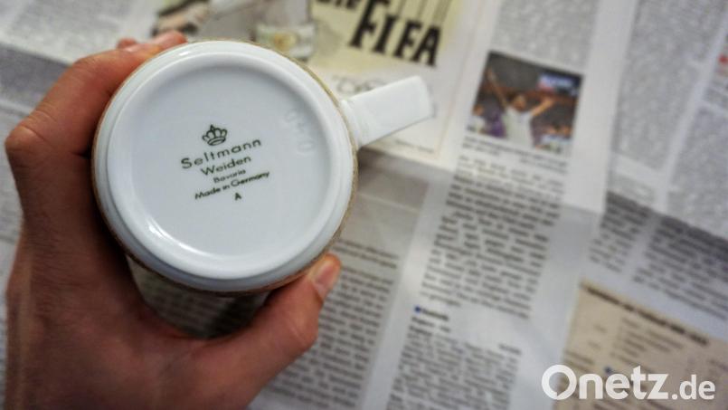 Nicht nur bei der Zeitungslektüre in der Oberpfalz wird Porzellan von Seltmann benutzt. Auch in den VIP-Logen der Fußball-WM in Katar wird aus Weidener Tassen getrunken, wie das Unternehmen mitteilt. Symbolbild: jut