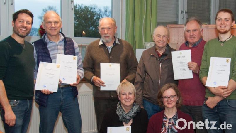 Das sind die Geehrten beim Imkerverein Weiden Bild: Georg Wallisch/exb