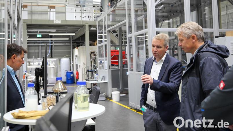 Einblick in die klimaneutrale Rohölforschung: Fraunhofer Umsicht in Sulzbach-Rosenberg ist neuer Innovativer Lernort der OTH Amberg-Weiden. Bild: OTH Amberg-Weiden