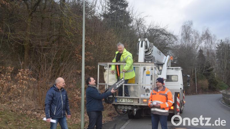 Bürgermeister Anton Kappl spricht mit Blick auf die steigenden Strompreise von einem Glück, dass man die Straßenbeleuchtung bereits zuvor auf LED umgestellt hatte. Archivbild: fz