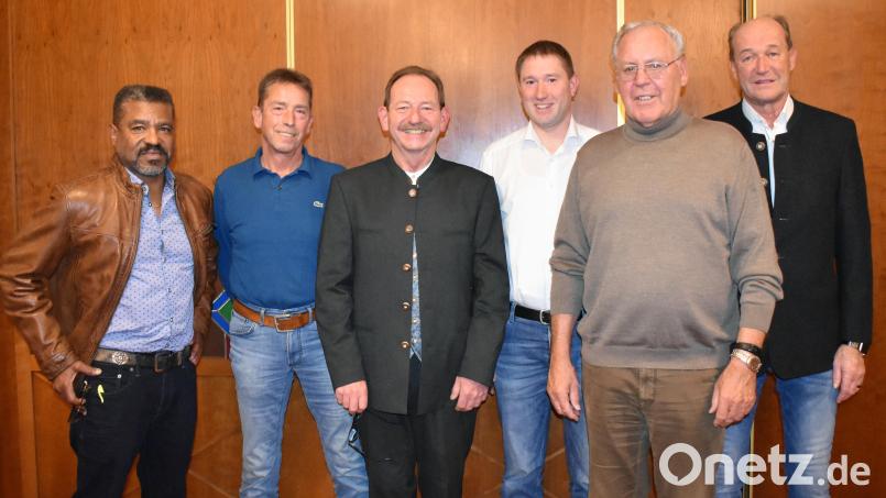 Das neue Vorstandsteam (von rechts) Herbert Meier, Helmuth Wächter, Thomas Keck, Helmut Amschler, Edgar Baier und Anthony Frazier lenkt künftig den DAGA. Bild: rgr