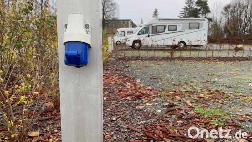 Die Stadt Vohenstrauß schaltet von 1. November bis 31. März den Strom am Wohnmobil-Stellplatz an der Stadthalle ab. Bild: ck
