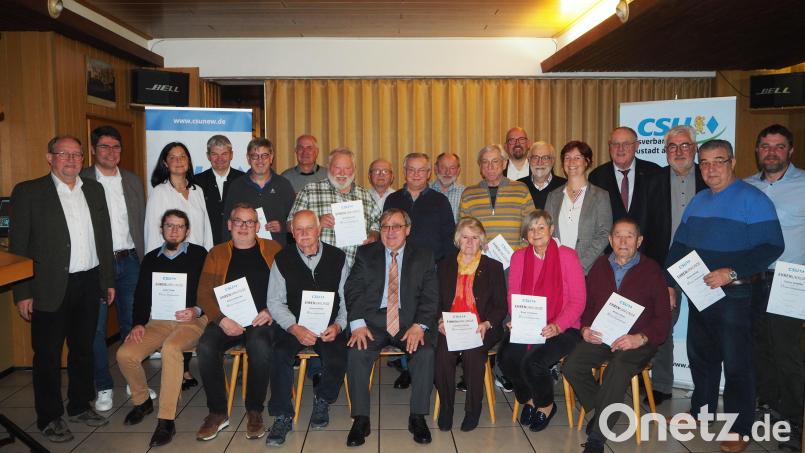 Das sind die treuen Mitglieder der Neustädter CSU. Bild: krb
