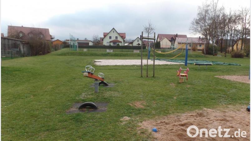 Mit „Noch mehr Natur und Abenteuer“ soll der Generationenspielplatz als Kleinprojekt mit einer Förderung aus dem Regionalbudget des Kooperationsraumes „Vierstädtedreieck“ aufgewertet werden. Bild: br