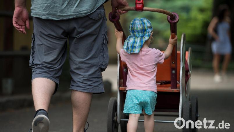 Nach der Geburt von Kindern machen meist die Mütter eine Pause vom Job. Auch immer mehr Väter nehmen sich eine Auszeit. Symbolbild: Monika Skolimowska