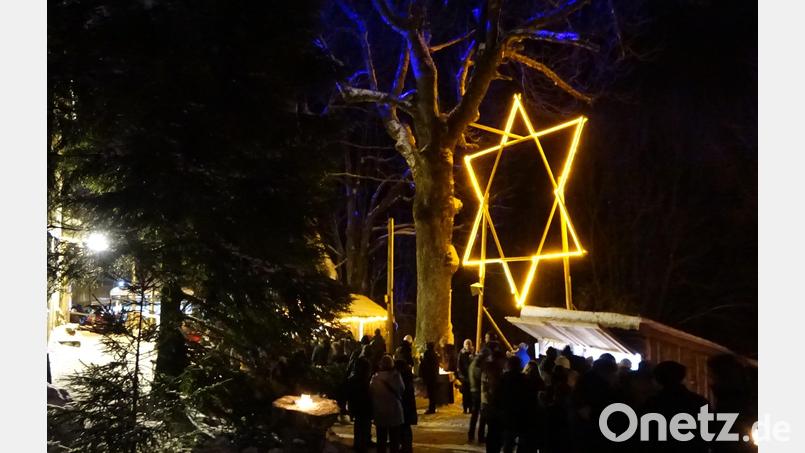 Nach zwei Jahren Pause soll am zweiten Adventwochenende wieder der Stern über den Grenzwald am Eulenberg leuchten. Bild: Archivbild: Höcherl/exb