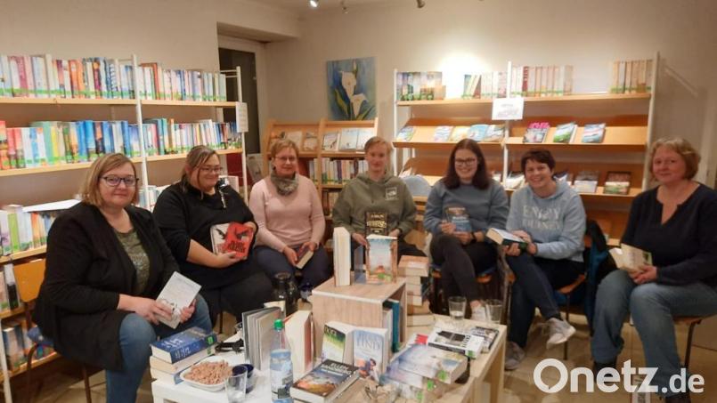Beim Weinleseabend in der Bücherei in Kastl wurden neue Bücher vorgestellt. Die Leser dürfen sich unter anderem über spannende Krimis und historische Trilogien freuen. Bild: rpp
