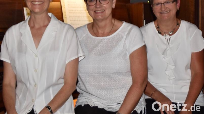 Adventssingen mit dem Dreigsang mit Martina Brenner, Monika Lindner und Angelika Wild am 11. Dezember in der Filialkirche in Tröbes. Repro: gi