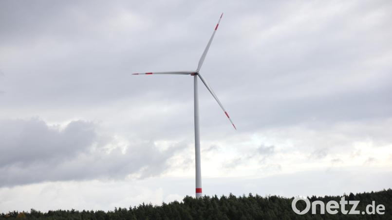 In Rieden werden geeignete Flächen für Windräder gesucht. Symbolbild: mp