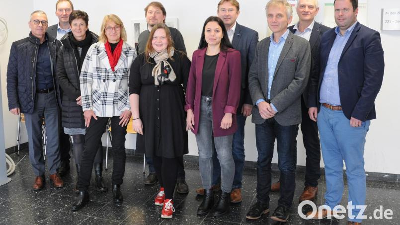 Wirtschaftsexperten aus der Region tauschten sich über die Entwicklung der wichtigsten Branchen in der mittleren Oberpfalz aus . Bild: Andre Stephan-Park/exb