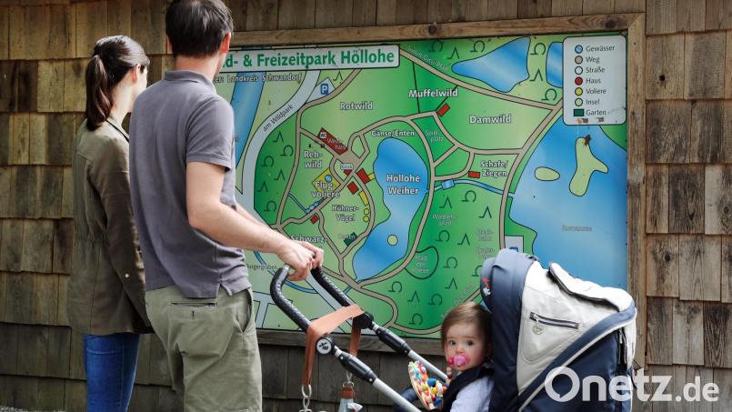Der Wild- und Freizeitpark Höllohe wird besonders im Sommer stark frequentiert. Auf der Übersichtstafel sieht man links oben einen Parkplatz ausgewiesen. Der reicht aber schon lange nicht mehr aus. Archivbild: ggö