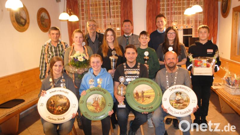 Der Schützenverein Einigkeit Miesbrunn krönt seine Könige und zeichnet die Vereinsmeister aus. Bild: bey